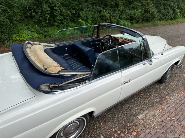Mercedes-Benz 250 SE Cabriolet: handgebouwde elegantie uit een oplage van slechts 954 exemplaren - afbeelding 9